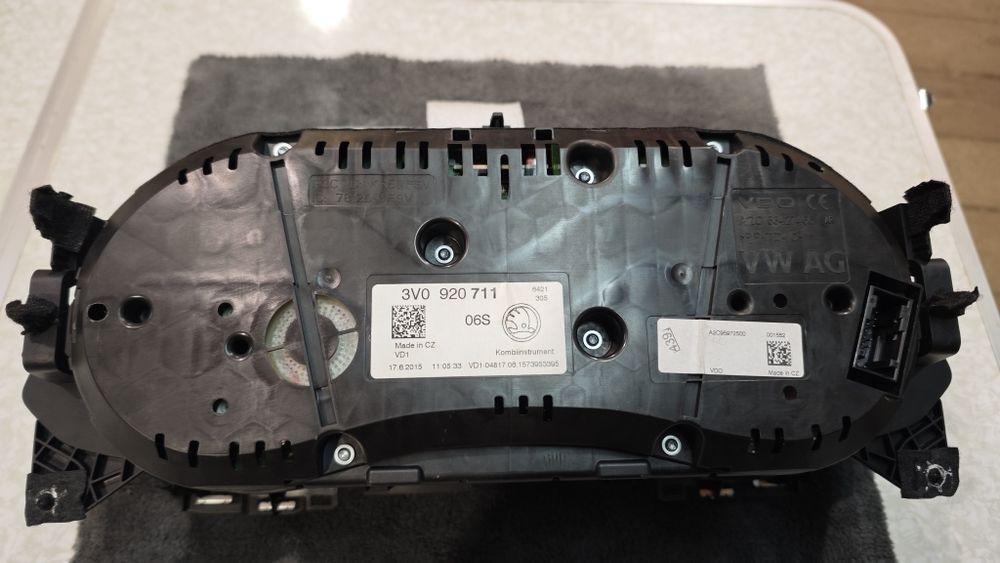 Панель приборов 3V0920711 Skoda Superb 3