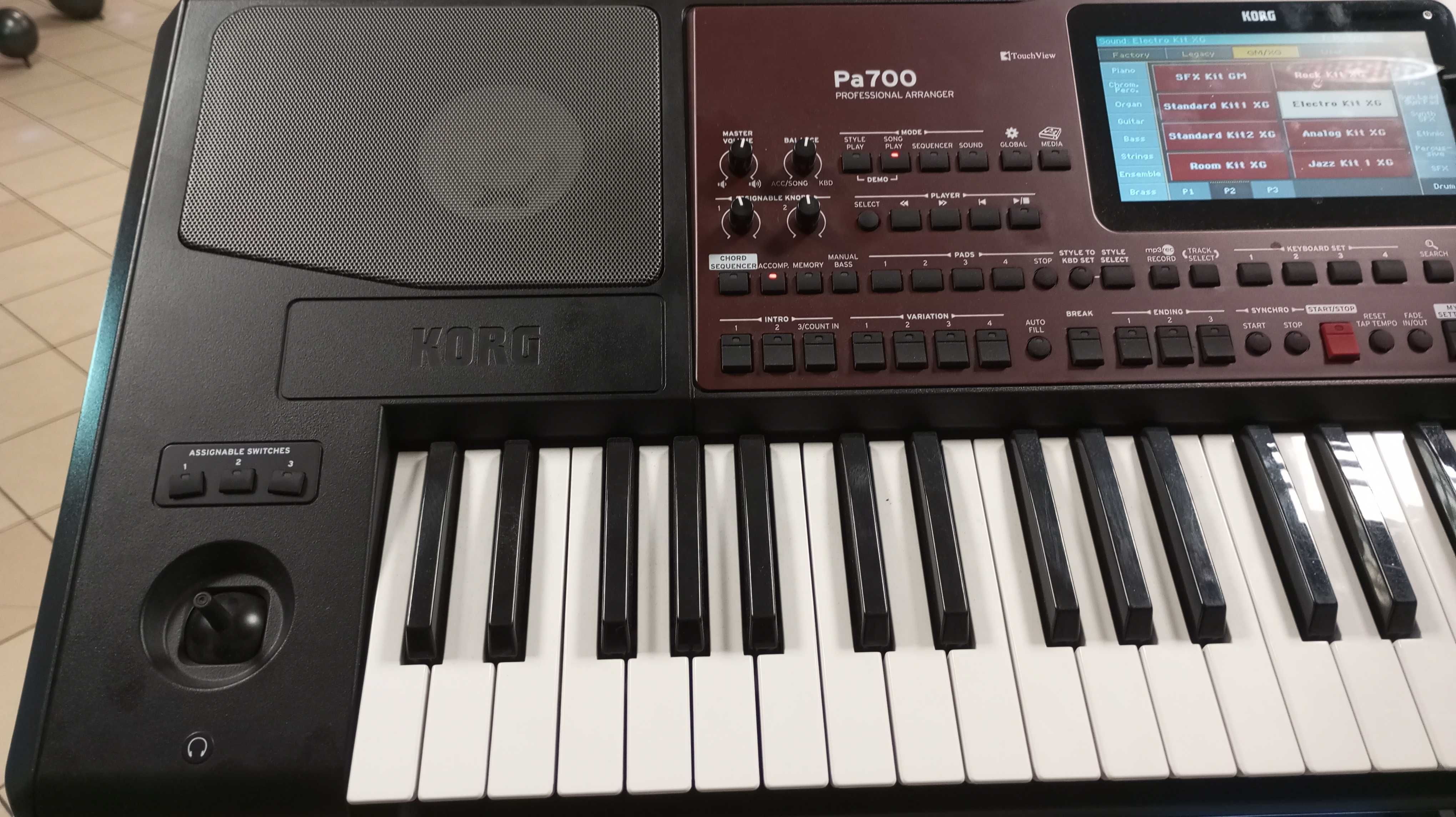 Instrument klawiszowy Korg Pa 700