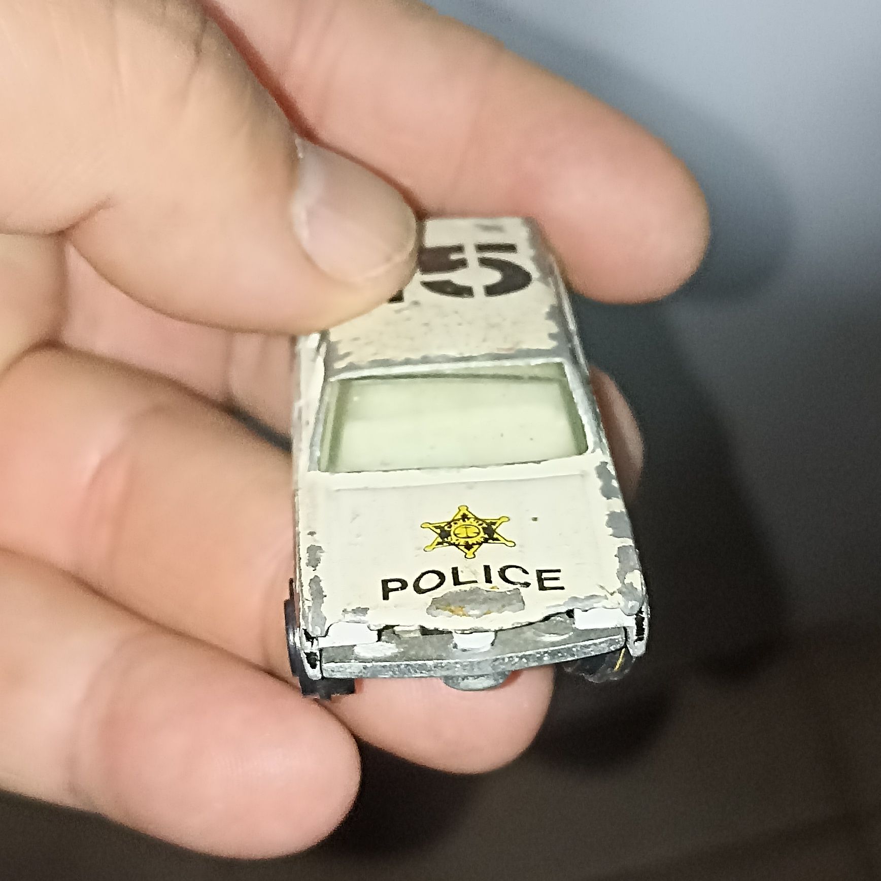 Mini Ford da Polícia todo em ferro