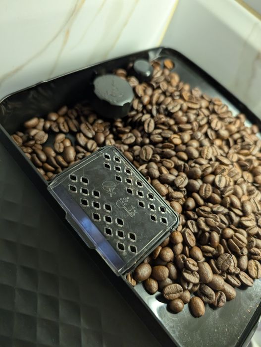 Кавомашина PHILIPS Series 2200 EP2231/40 LatteGo кавоварка Saeco