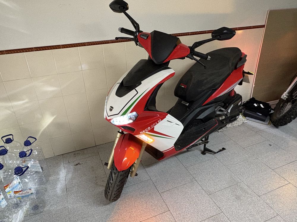 Scooter 50 cc - Rigorosamente Novas - só tem 70 Kilometros