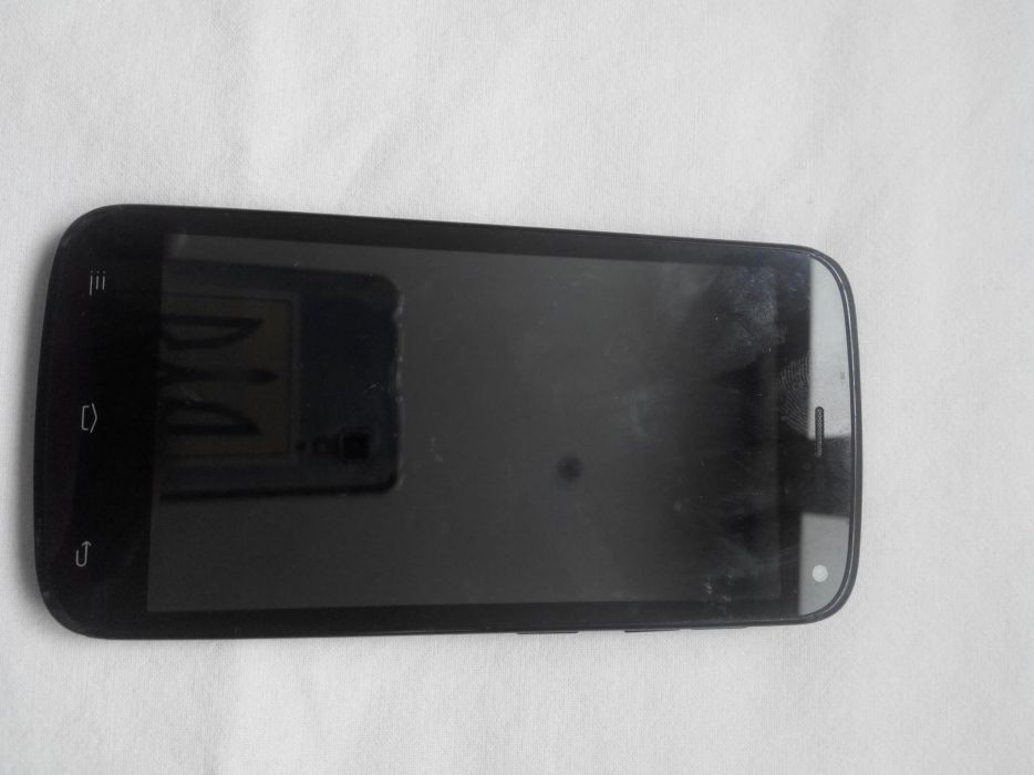 Продам Fly IQ4410 Quad