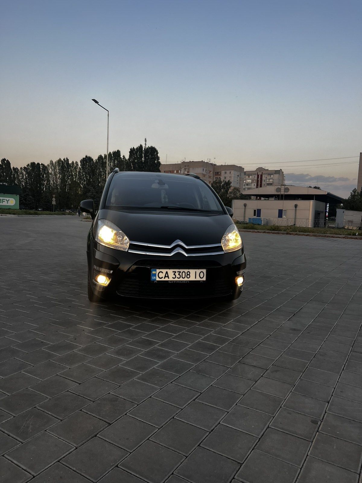 Продаю автомобіль Citroen C4 grand picasso