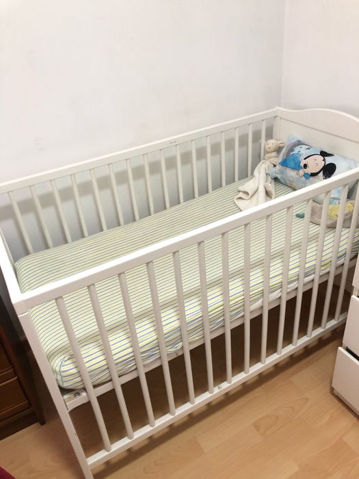 Berço com colchão