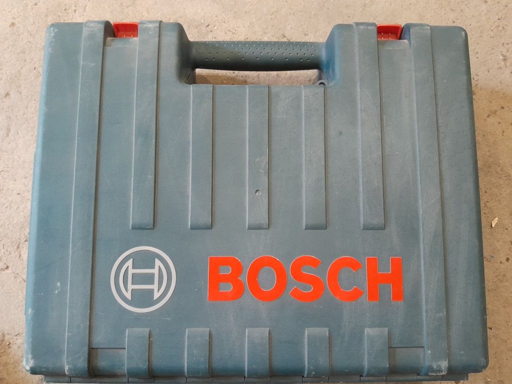 Перфоратор Bosch GBH 240 Professional.