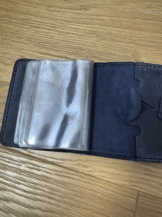 Візитниця синя мяка, на кнопці