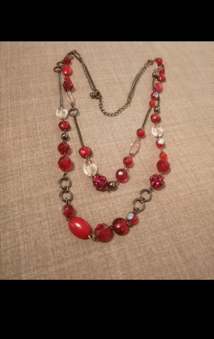 Colar comprido vermelho