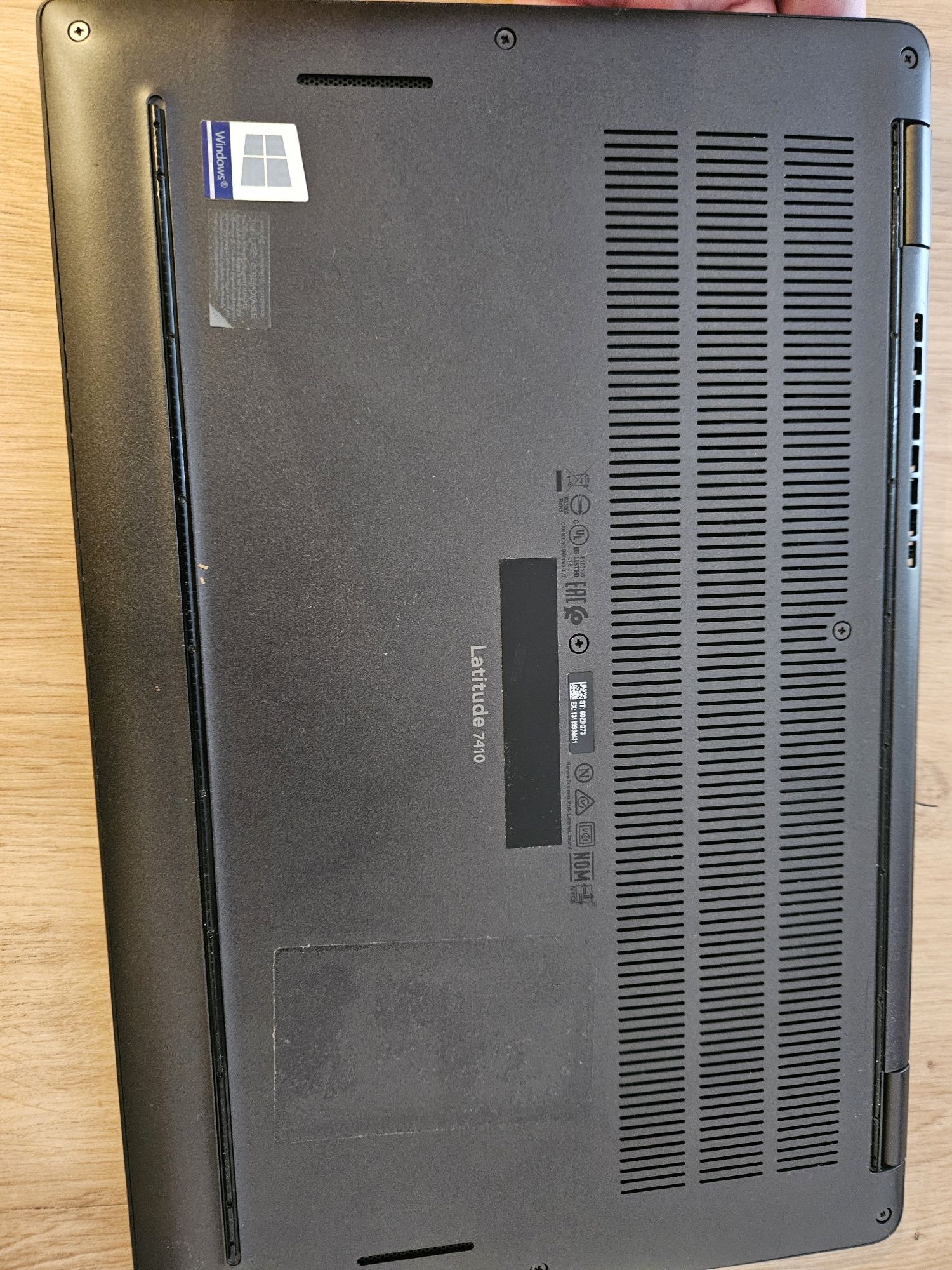 Sprzedam laptop Dell 7410 - i5-10210U - 16GB RAM - 256GB SSD