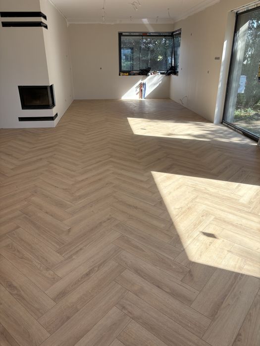 Montaz paneli podłogowych , vinyl, jodelka,  montaz drzwi