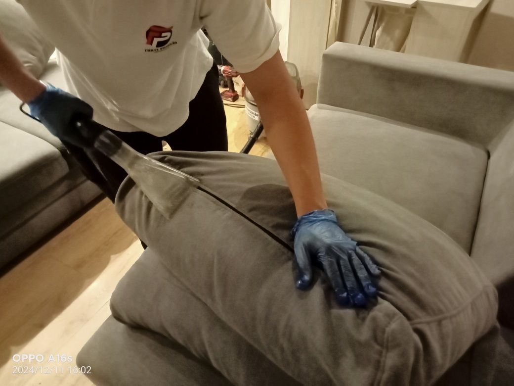Lavagem e higienização de sofás, cortinados, carpetes, tapetes, outros