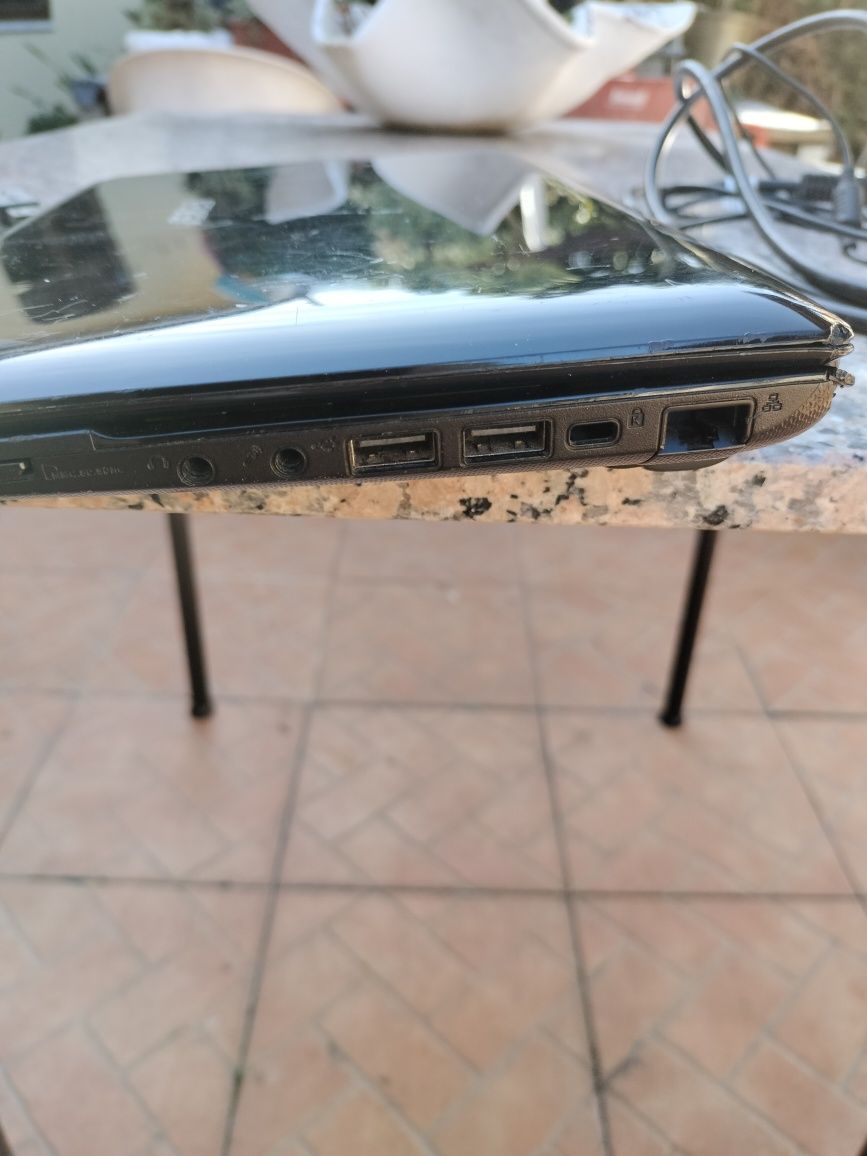 Portátil ASUS em bom estado