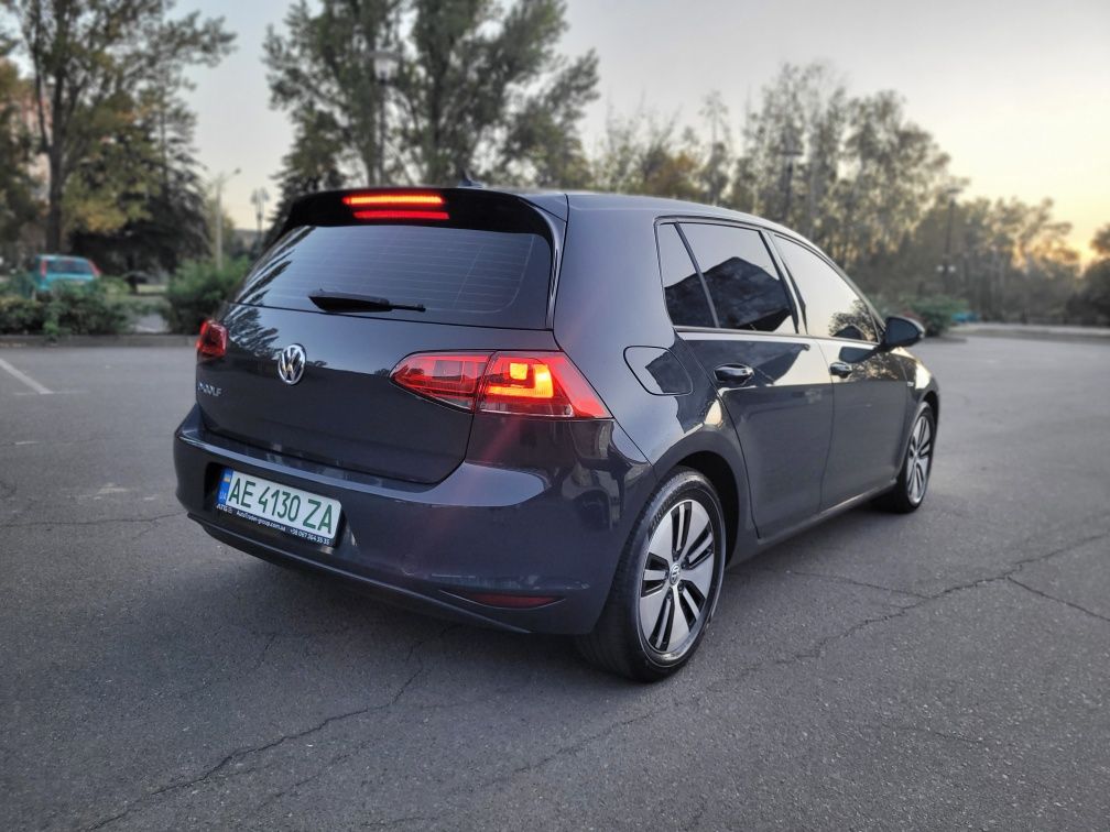 Volkswagen e-golf  чудовий стан