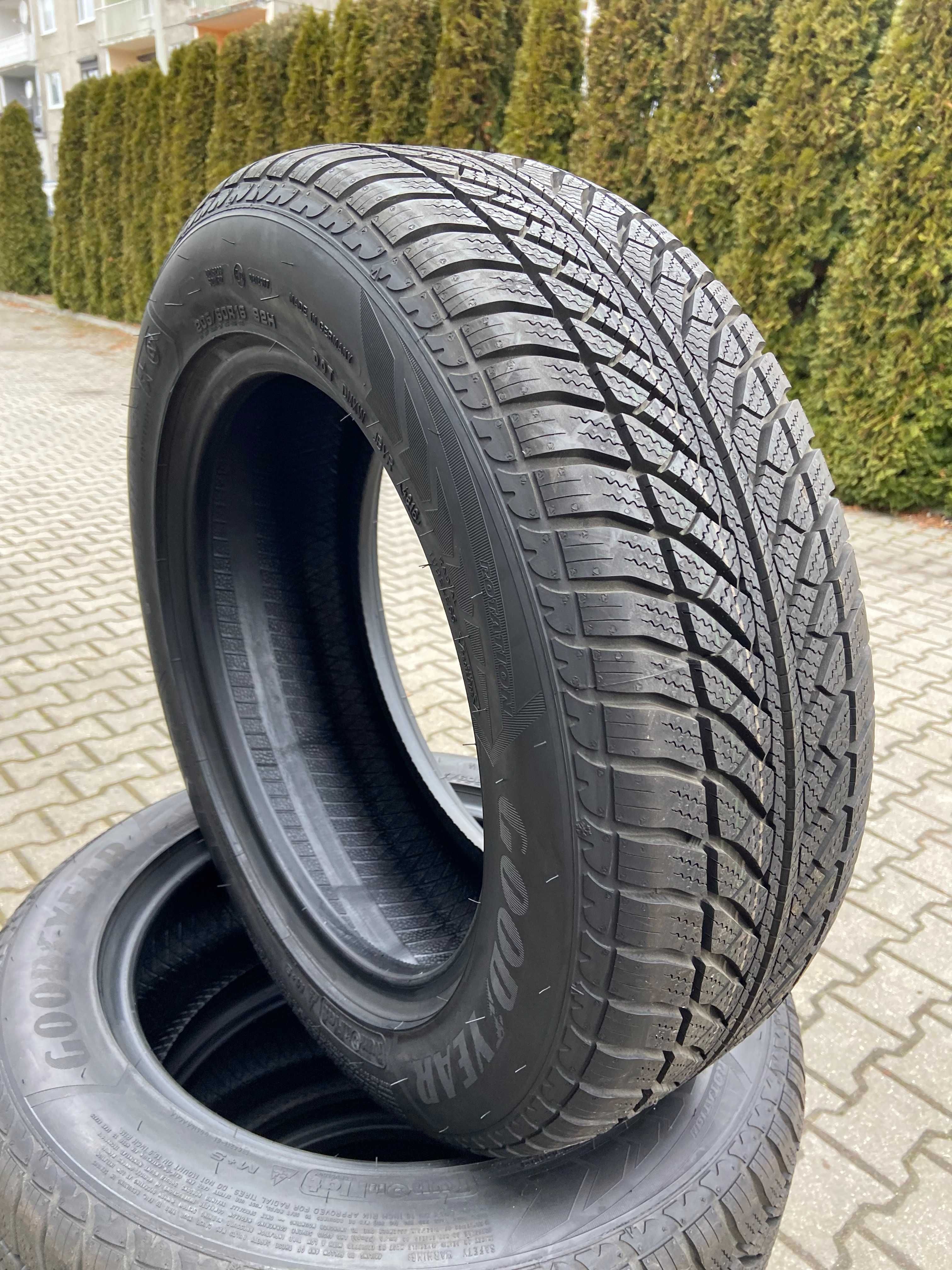 205/60R16 Goodyear Ultra Grip 8 Performanc Run Flat BMW