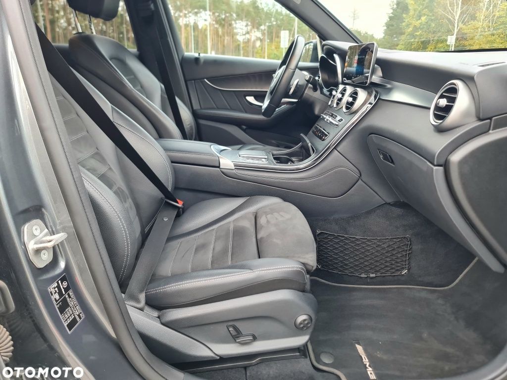 Wynajem Mercedes GLC 200D 4matic AMG