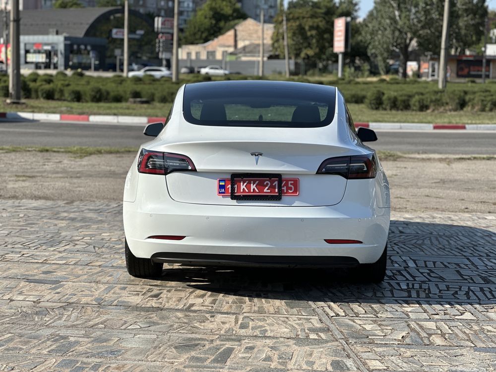 Tesla Model3 2021 года