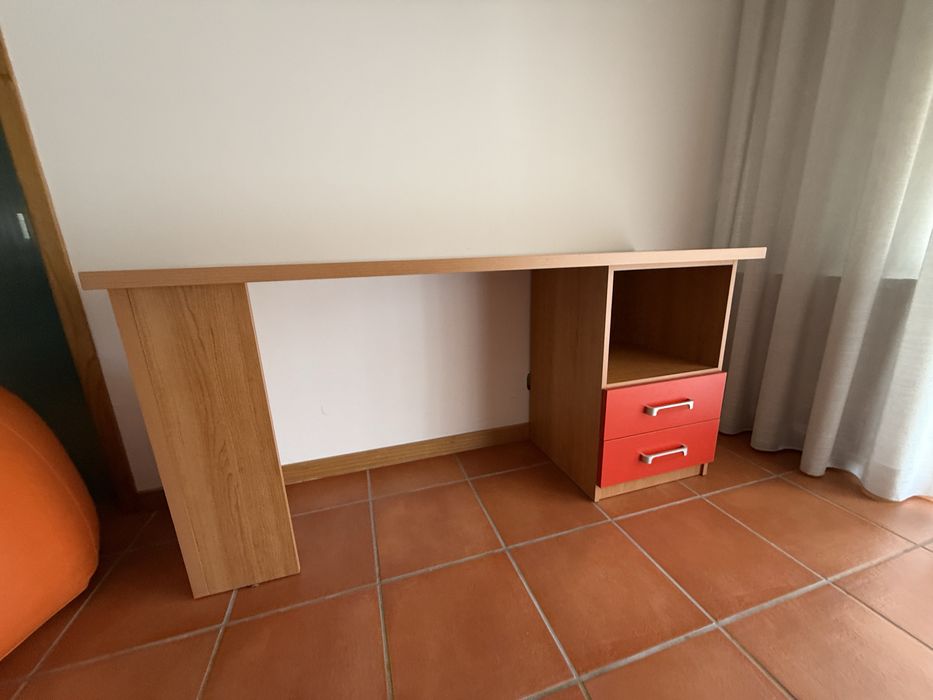 Secretária para quarto