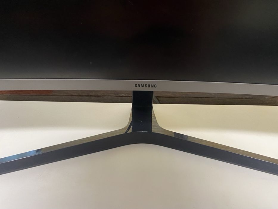 Samsung 27" curved monitor C27R500FH