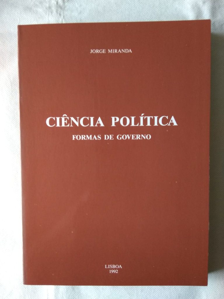 Política . . . .