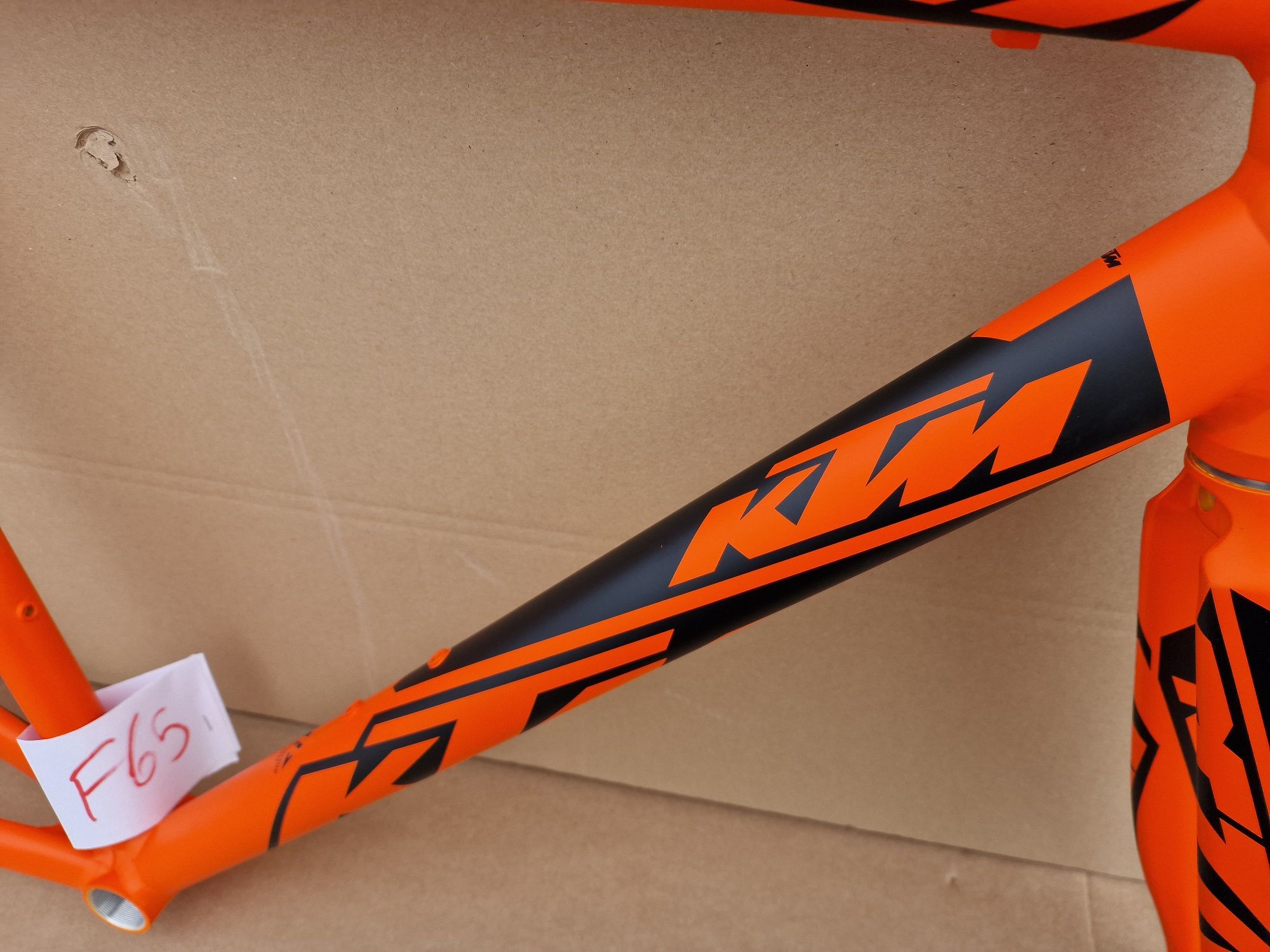 KTM STRADA 800 rama szosowa alu z widelcem 57 Faktura szosa FVAT F65