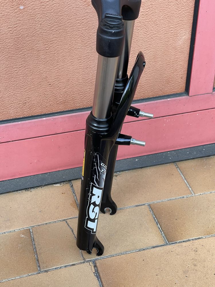 Widelec Amortyzowany 26” 1 1/8” RST GILA T5