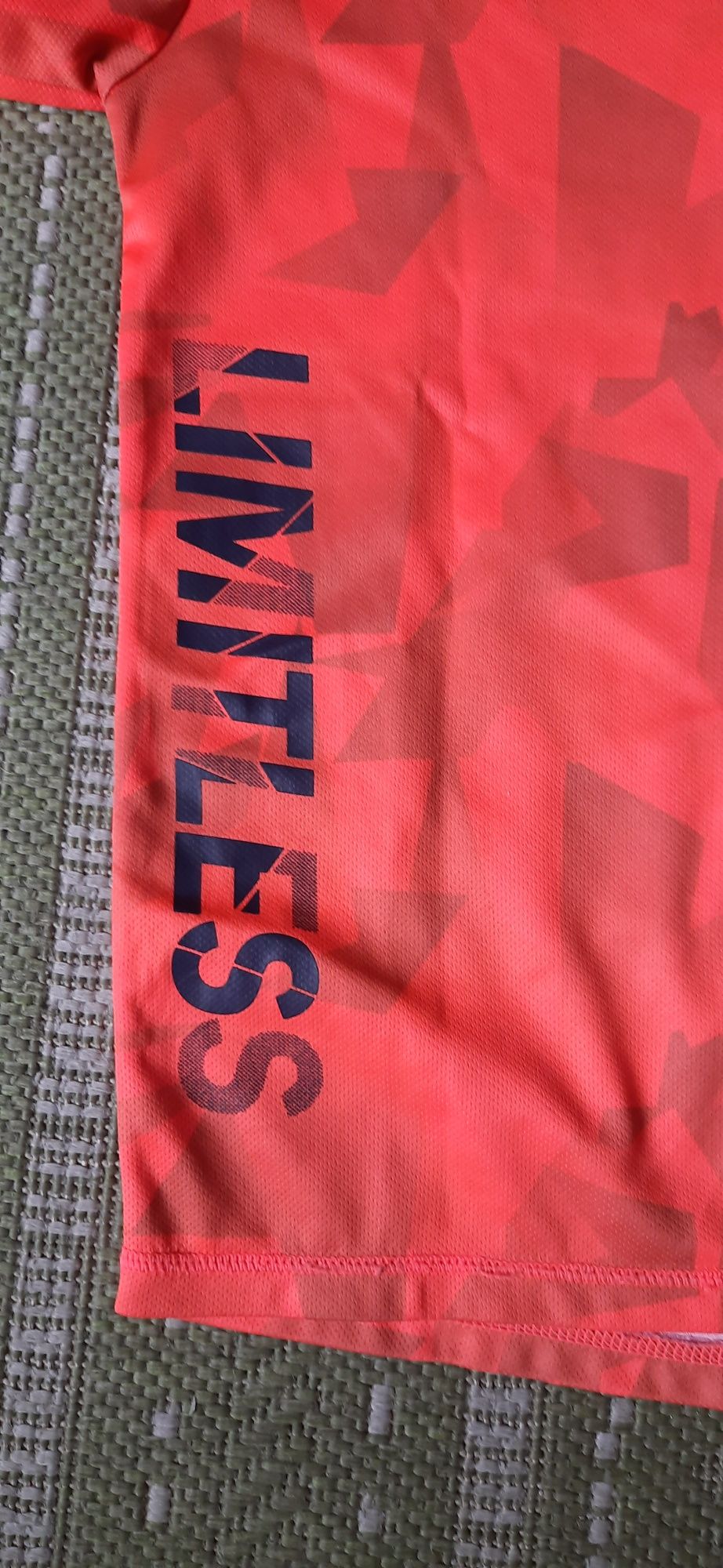 Koszulka-T-shirt  r.128
