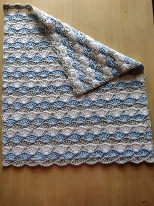 Piękny ręcznie robiony kocyk dla niemowlęcia