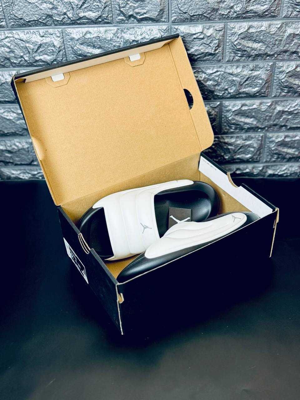 Летние шлепанцы Jordan мужские white\black. Стильні Джордан пляжні