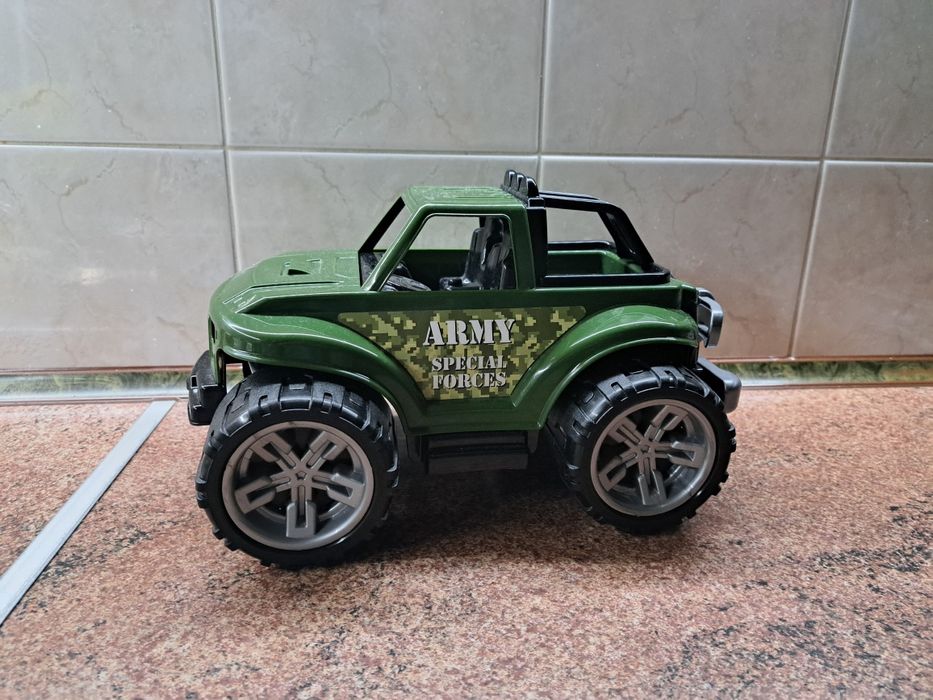 Машинка військова велика