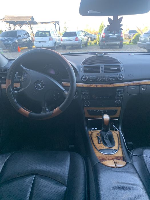 Mercedes-Benz E-Class E 220 2005 рік