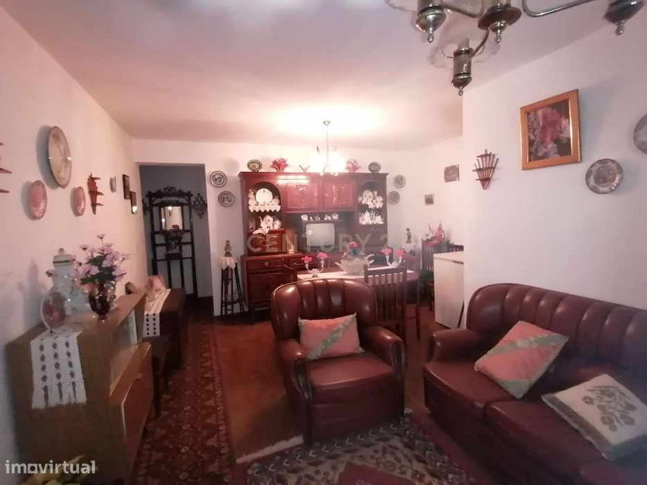 BEJA- Apartamento T2, 2º Andar no  Bairro do João Barbeiro em BEJA , F