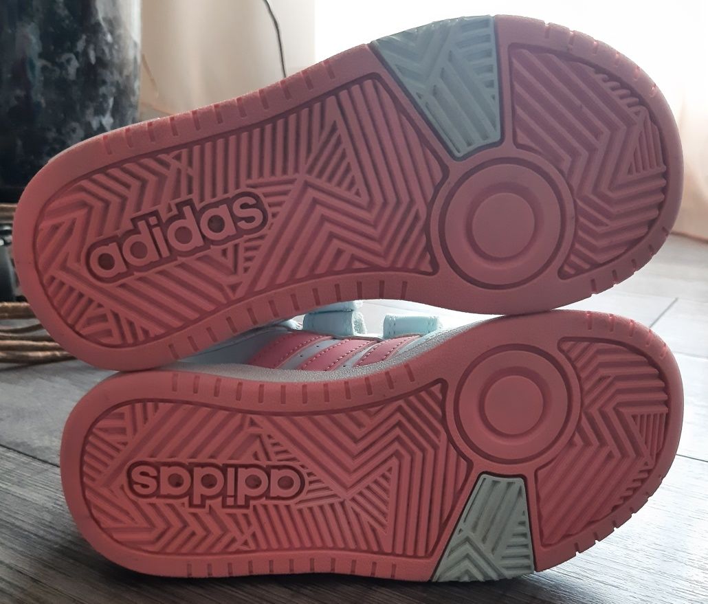 Кросівки Adidas (р.28)