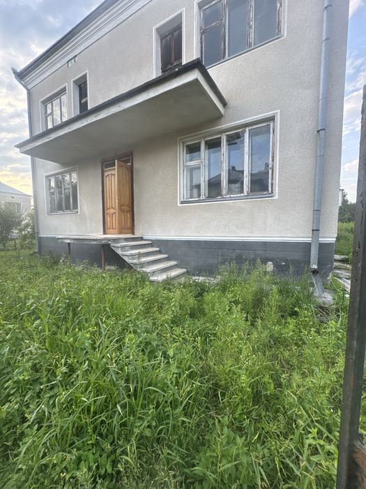 Продаж 2 поверхового будинку з балконом і ділянкою 8 сот., 202,4м.кв.