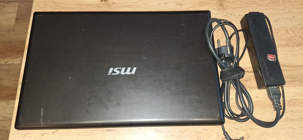 laptop msi  16g5
