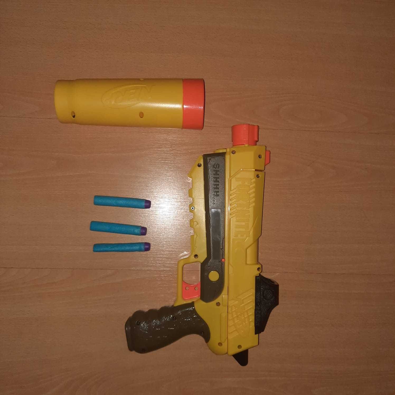 Nerf fortnite com 3 balas