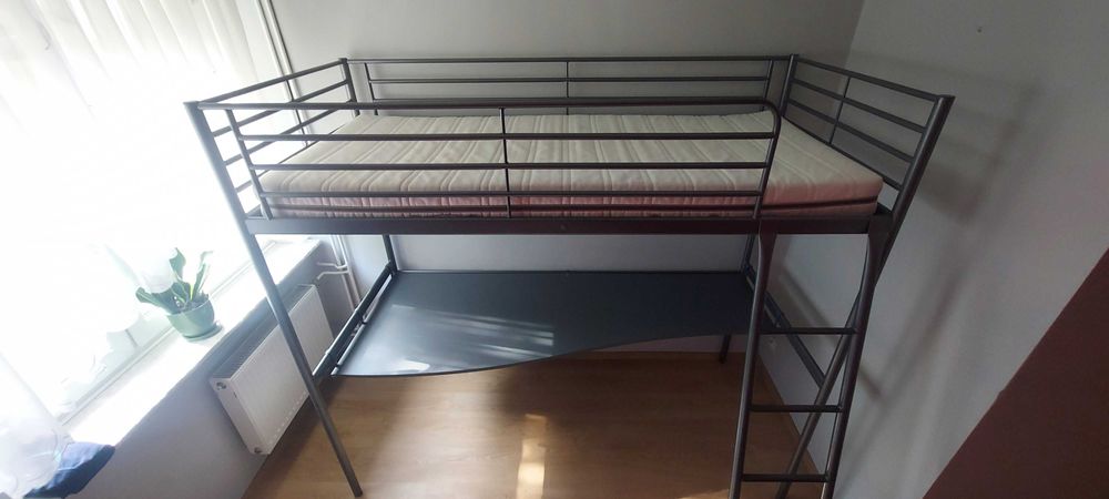 IKEA SVARTA łóżko antresola z biurkiem
