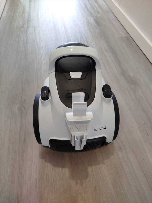 Aspirador sem Saco BOSCH Série 2 Parquet