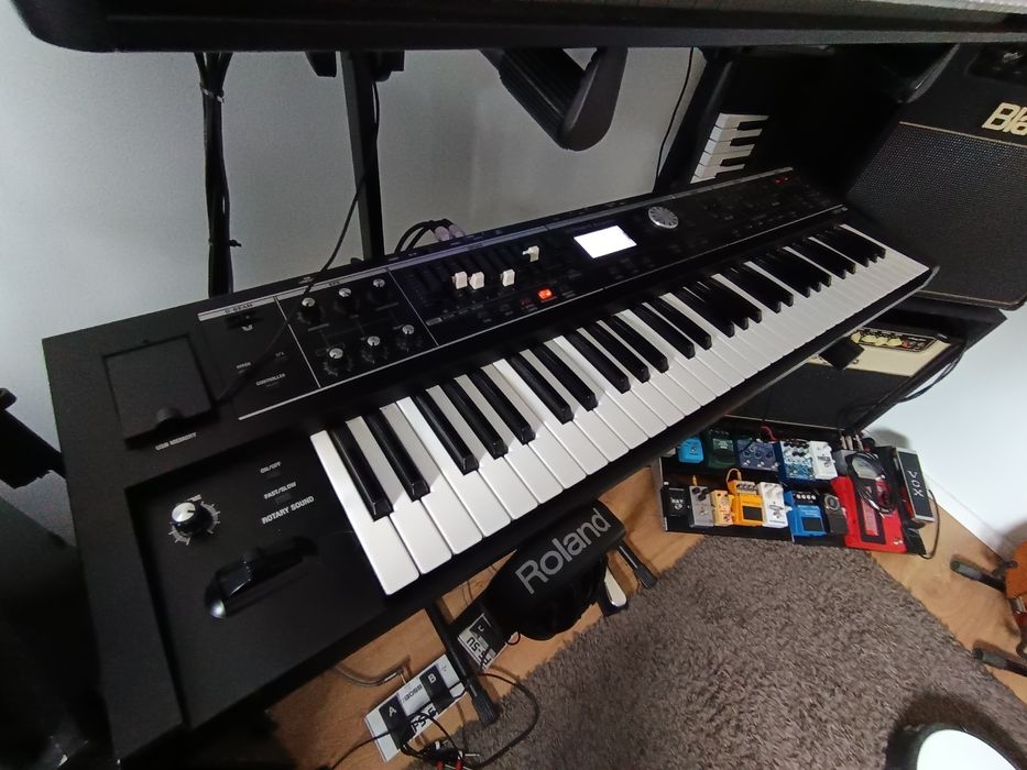 Roland VR-09 + Modal Argon 8X