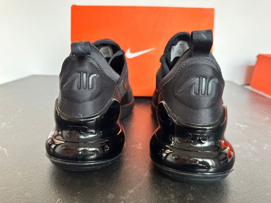 Nike Air Max 270 “Triple Black” | Rozmiar 42.5 EU