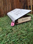Caixa c/ tampa articulada personalizada!
16x7.5cm
Desde 14.90€
Vá