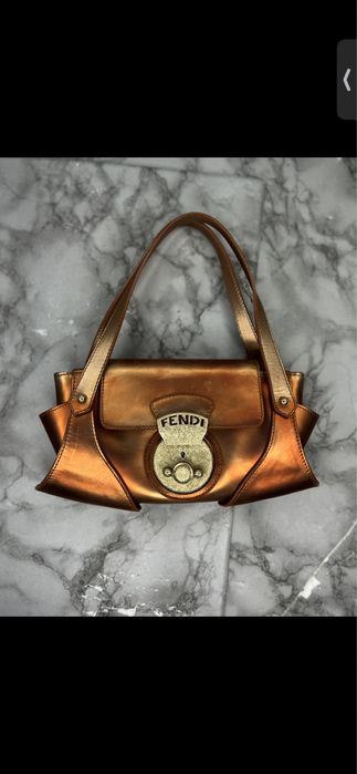 Уникальная редкая сумочка Fendi оригинал номерная