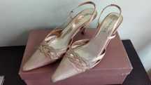 Sapatos dourados