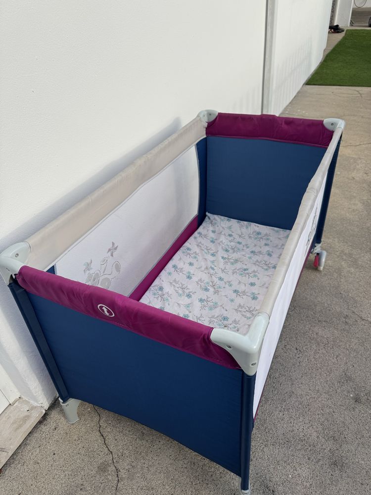 Cama de viagem com colchao