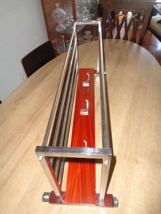 Cabide de Design - Materiais Nobres