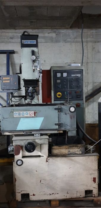 Máquina de eletroerosão Sinitron