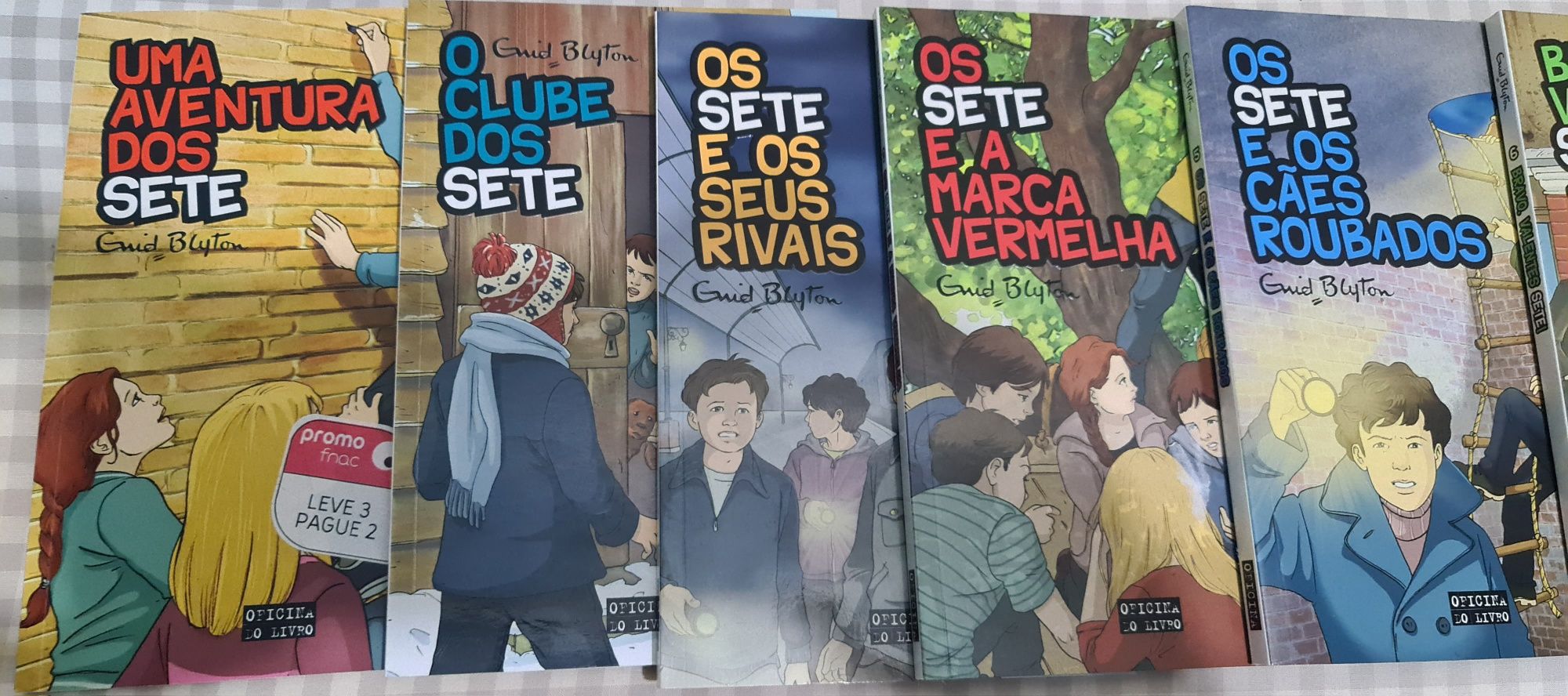Coleção infantil "Os Sete". Novo