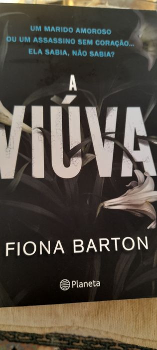 Livros de Fiona Barton: A viúva e  O silêncio.