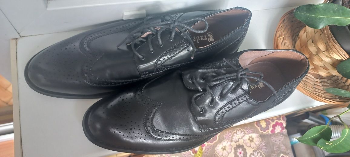 Туфли кожа черные 45 размер новые Италия