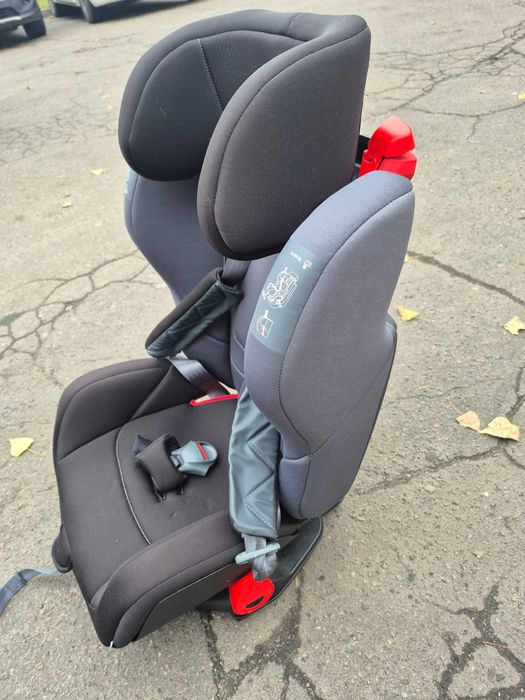 Дитяче автокрісло від 9 до 36 кг