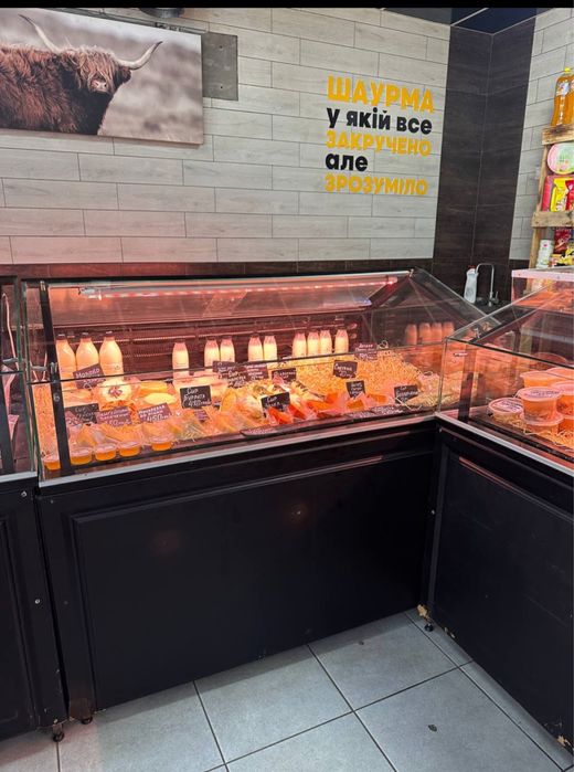 Холодильна вітрина