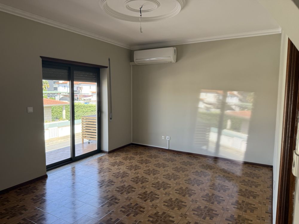 Arrendamento de T3 - Vila de Prado